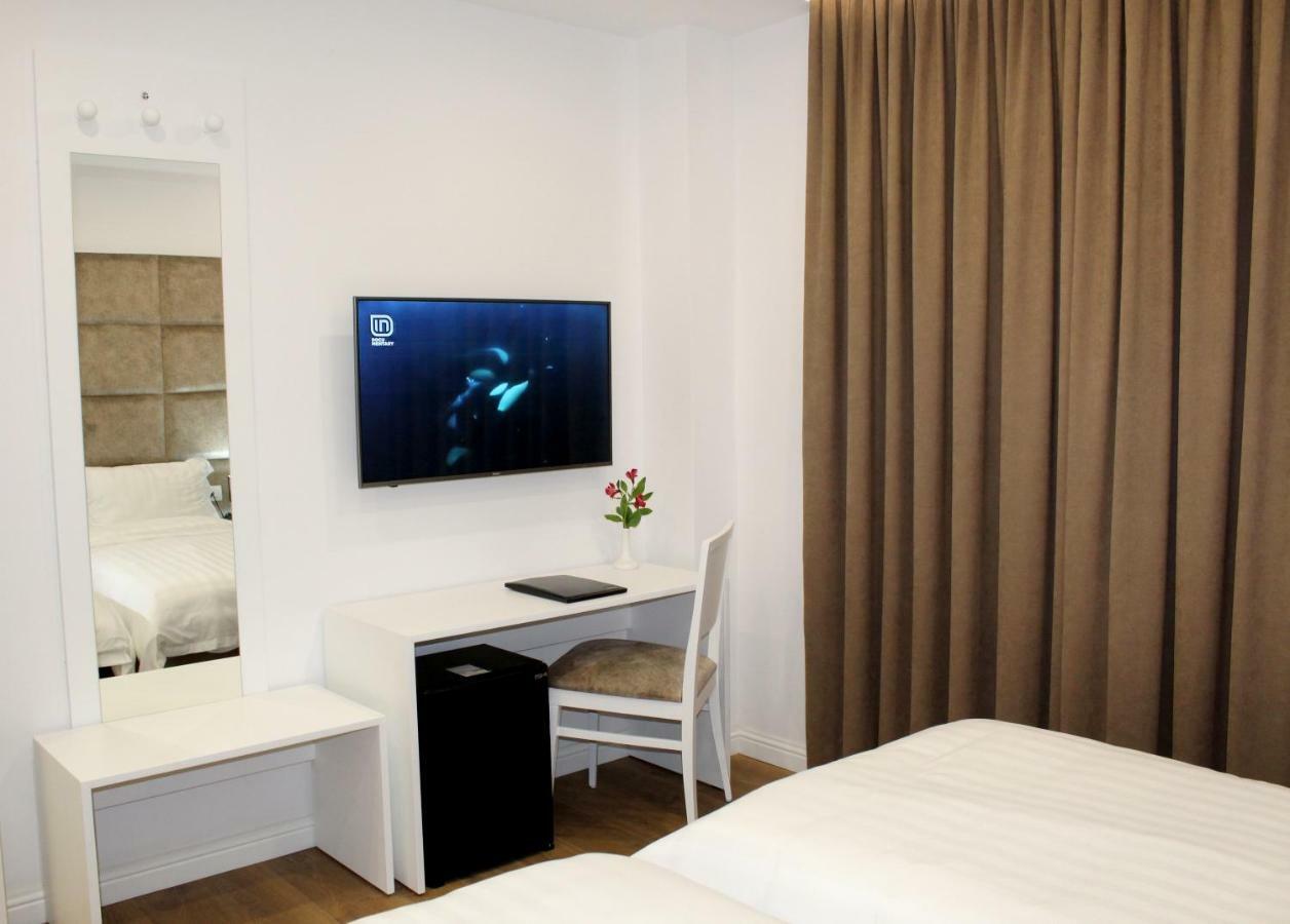 Ramel Hotel Tirana Esterno foto
