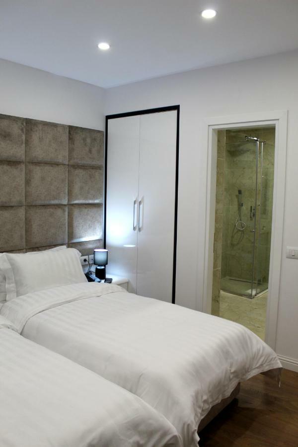 Ramel Hotel Tirana Esterno foto
