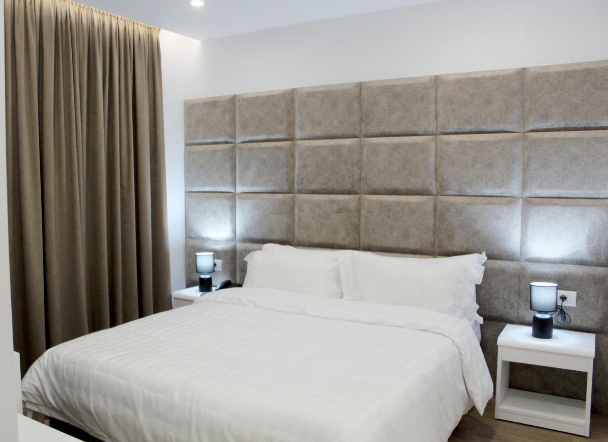 Ramel Hotel Tirana Esterno foto