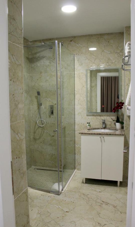 Ramel Hotel Tirana Esterno foto
