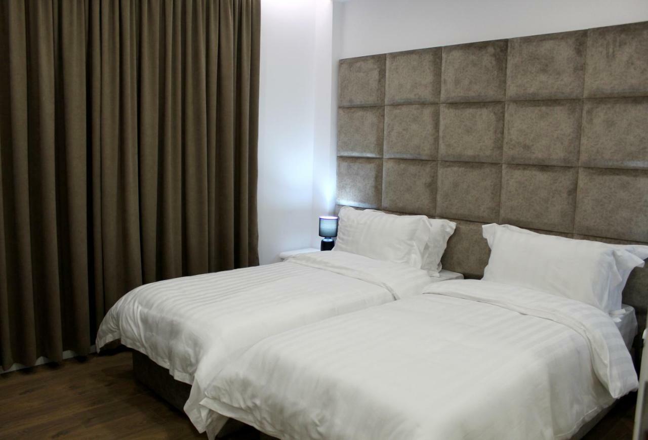 Ramel Hotel Tirana Esterno foto