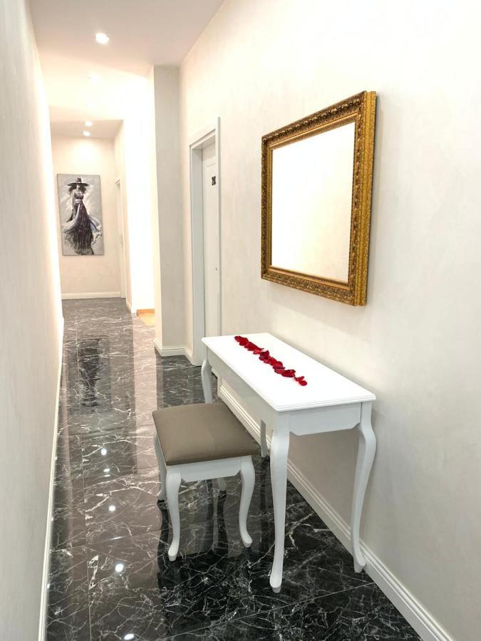Ramel Hotel Tirana Esterno foto